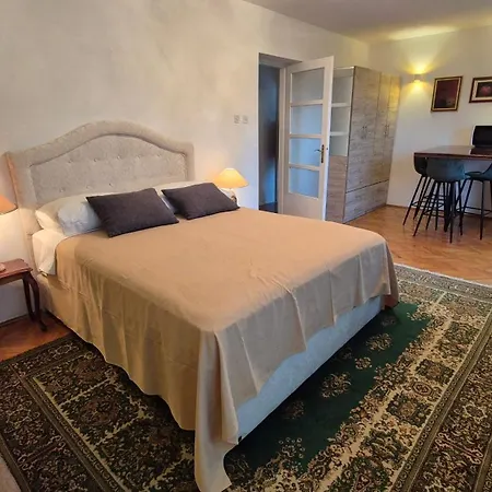 Croatia Trogir, 4 Rooms, Pool 4km Apartman